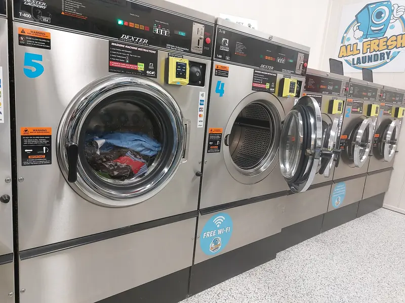 Mesin cuci di sebuah laundromat